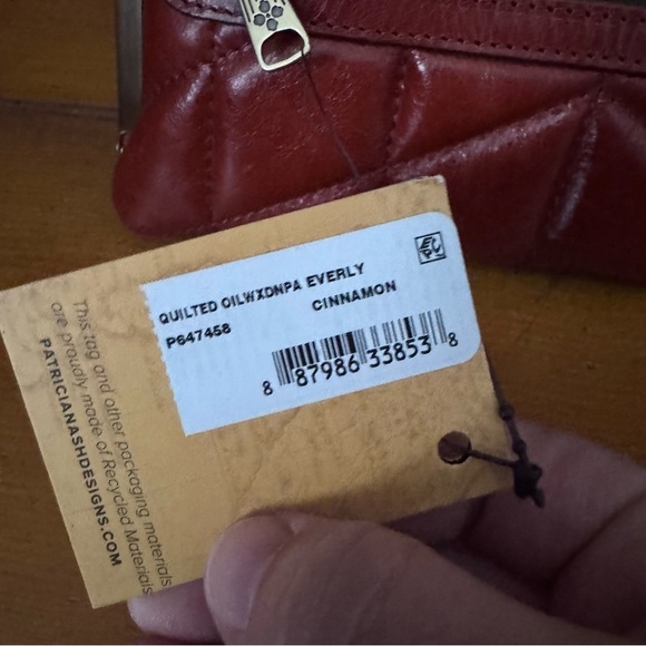 NWT Patricia Nash Quilted Everly kiss lock wallet in Cinnamon - Picture 3 of 9